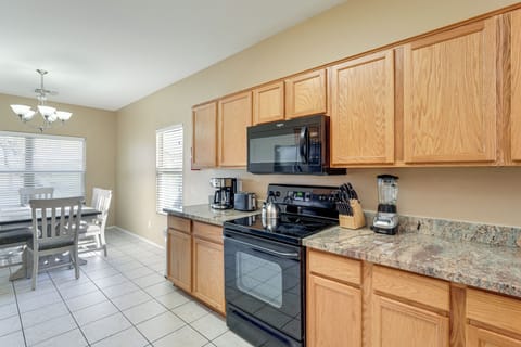 House (4 Bedrooms) | Interior