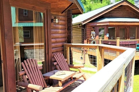 Cabin, 1 Bedroom | Terrace/patio