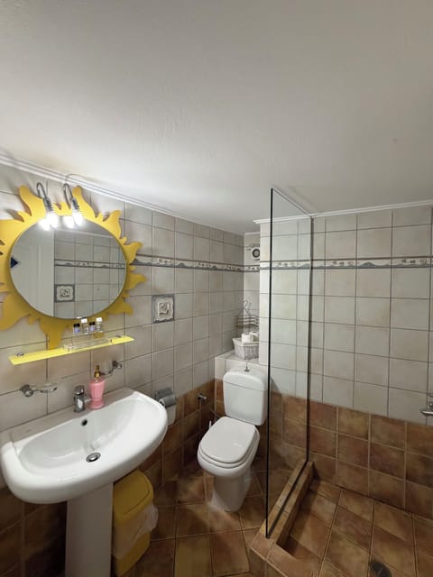 Superior Double Room, Beach View | Bathroom