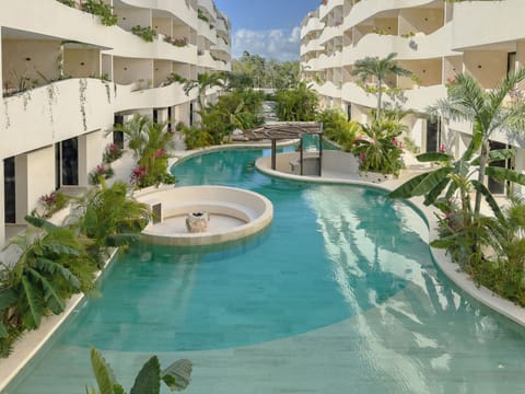 4 outdoor pools