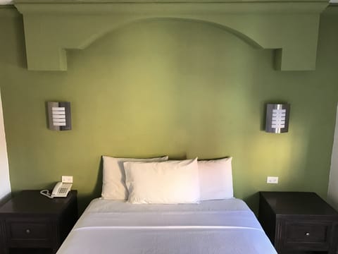 Single Room, 1 Queen Bed | Free WiFi