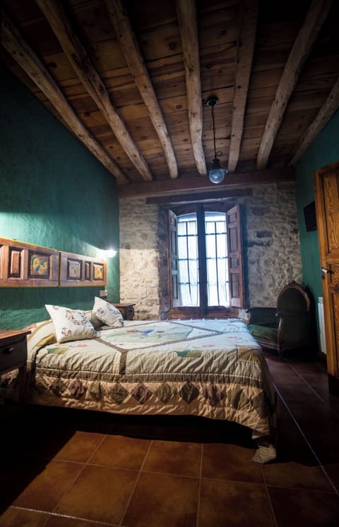 Family Cottage, 4 Bedrooms, Smoking, Pets Allowed | Desk, laptop workspace, soundproofing, iron/ironing board