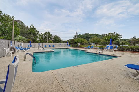 Apartment (2 Bedrooms) | Front of property