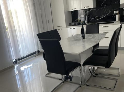 Apartment (Two Bedroom Apartment 1) | Living room