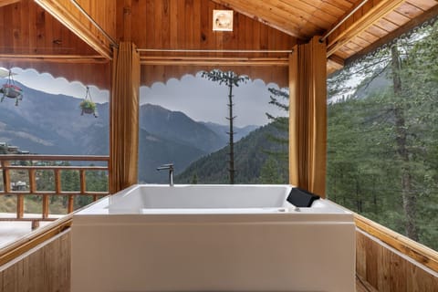 Premier Room, Bathtub, Valley View | Balcony view