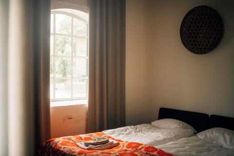 Twin Room | Desk, rollaway beds (surcharge), WiFi (free), bed sheets