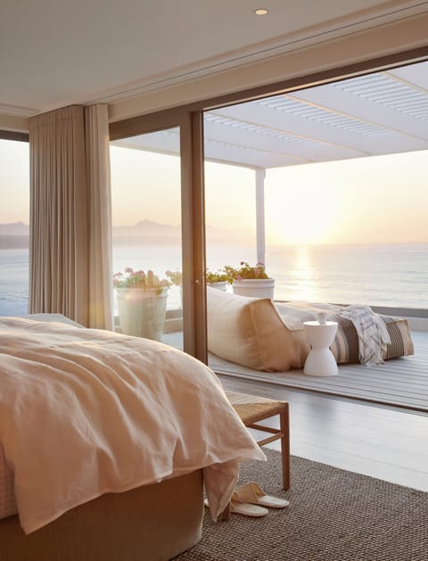 Signature Room | In-room safe, blackout drapes, free WiFi