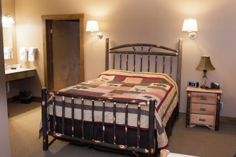 Iron/ironing board, WiFi (free), bed sheets
