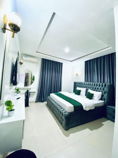 Deluxe Room, Balcony, City View | Desk, laptop workspace, blackout drapes, soundproofing