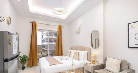 Luxury Studio, Balcony, City View | Egyptian cotton sheets, premium bedding, in-room safe