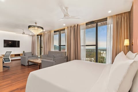 Suite with Ganga View | Free WiFi