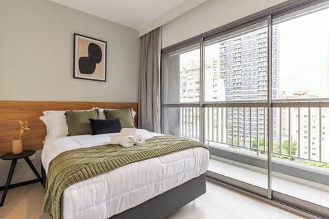 Premium Apartment, 1 Double Bed, Kitchen, City View | Laptop workspace, iron/ironing board, WiFi (free)