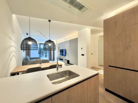 Deluxe Apartment, Patio, Garden View | Interior