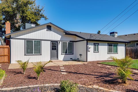House (4 Bedrooms) | Front of property