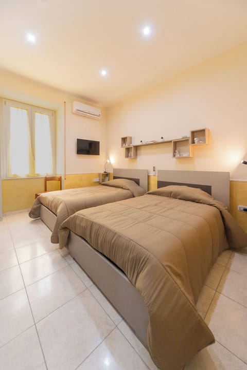 Comfort Twin Room, City View