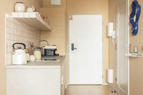 Premium Studio Suite, Balcony, Courtyard View | Interior