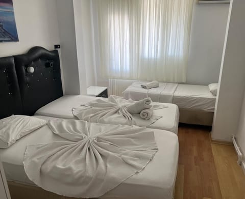 Classic Triple Room, Balcony