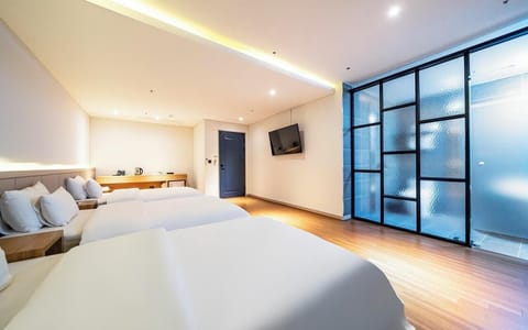 Triple 1PC Room | Free WiFi