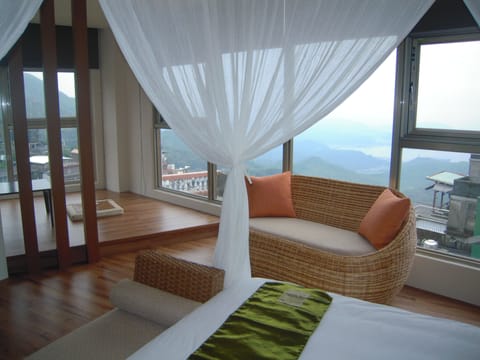  VIP Sea View Double Suite  | Premium bedding, individually decorated, blackout drapes, rollaway beds