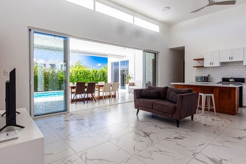 Villa, 3 Bedrooms, Accessible, Private Pool | Living room