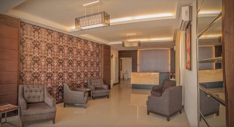 Classic Double Room, Balcony, City View | Lobby