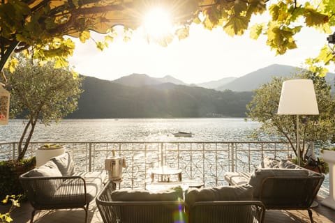 Breakfast, lunch, dinner served; Italian cuisine, alfresco dining 