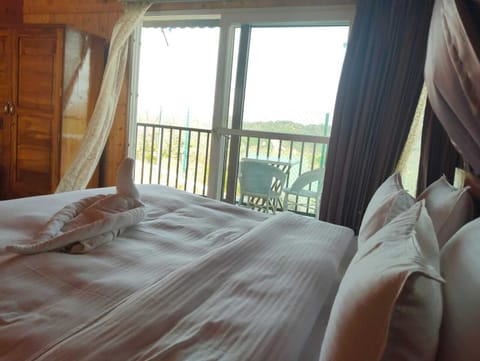 Double Room, Lake View | In-room safe, desk, laptop workspace, blackout drapes