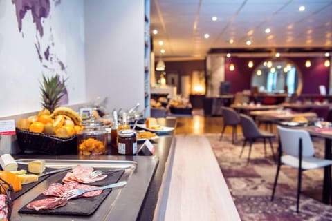 Daily buffet breakfast (EUR 14 per person)