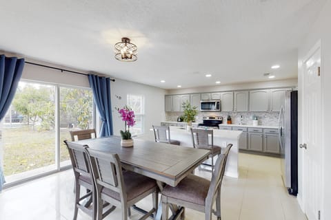 House, Multiple Beds, Kitchen, Garden View (Dreamy Life in Kissimmee) | 5 bedrooms, individually decorated, individually furnished, bed sheets