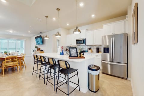 House, Multiple Beds, Pool Access, Pool View (Clermont Family Paradise) | Private kitchen