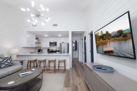 Duplex, 2 Bedrooms | Living area