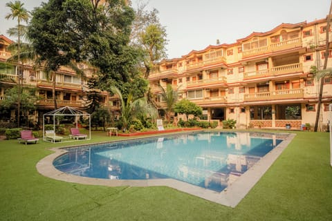 Apartment, 2 Bedrooms, Balcony | Pool | Outdoor pool