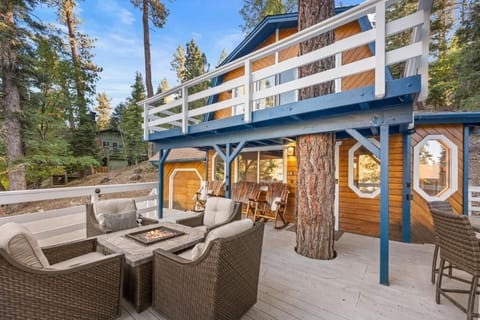 Cabin, Balcony, Mountain View | Terrace/patio