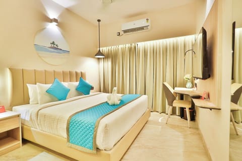 Superior Suite, City View | Laptop workspace, free WiFi