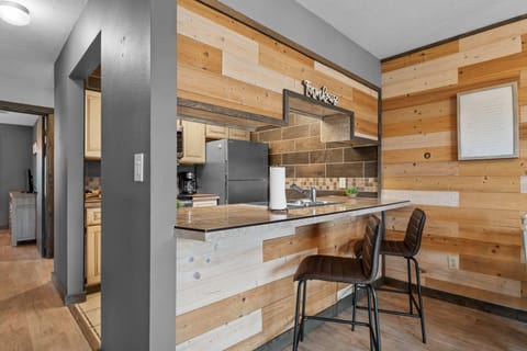 Condo, 1 King Bed with Sofa bed, Balcony, Golf View (Hole-in-One Hideaway) | Private kitchen