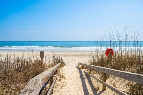 House, 5 Bedrooms | Beach