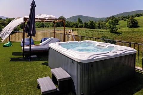 Private spa tub
