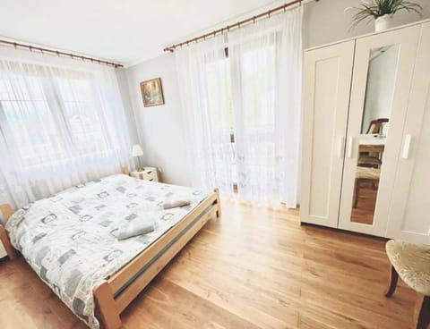 Apartment | 1 bedroom, individually furnished, bed sheets