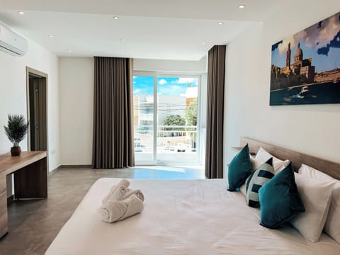 Villa, City View, Poolside | Iron/ironing board, free WiFi