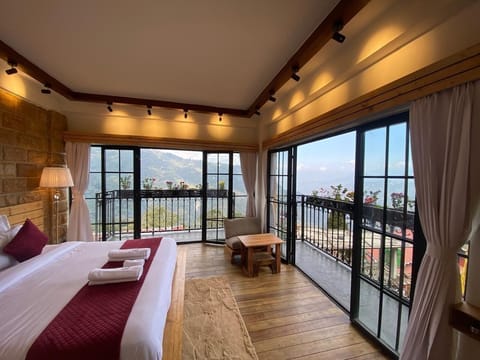 Royal Double Room | Free WiFi, bed sheets