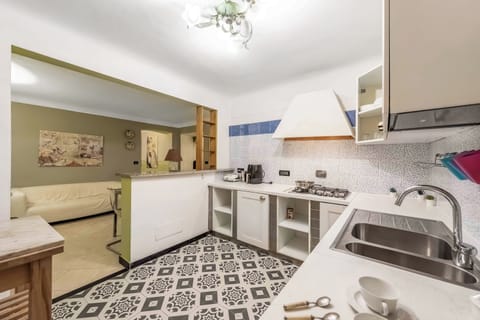 Standard Apartment, 3 Bedrooms (Genova House Via Caffaro) | Private kitchen