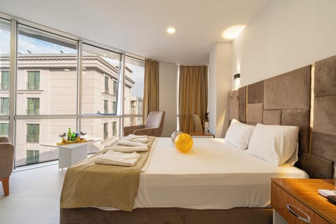 Comfort Room, City View | Desk, free WiFi