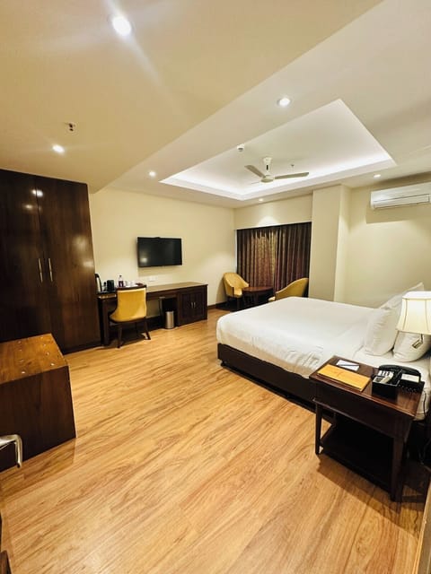 Superior Double Room, City View | In-room safe, desk, laptop workspace, blackout drapes