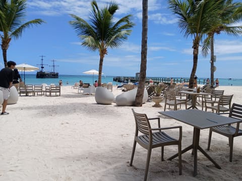 Chalet | Beach | Beach nearby, white sand, beach towels, beach massages