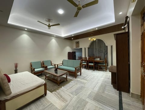 Double or Twin Room | Interior