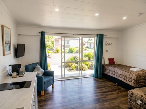 Apartment, Non Smoking, Garden View | Free WiFi, bed sheets, wheelchair access