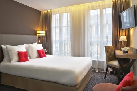 Standard Room, 1 Double Bed, Non Smoking (Pour 1 personne) | Premium bedding, pillowtop beds, minibar, in-room safe