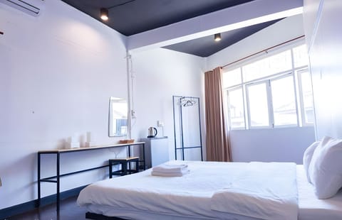 Studio, Balcony | Desk, free WiFi