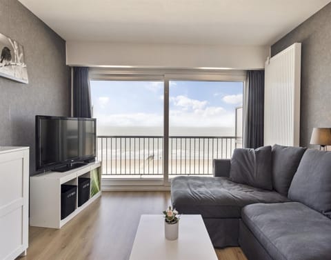 Classic Apartment, 2 Bedrooms | Living room | DVD player