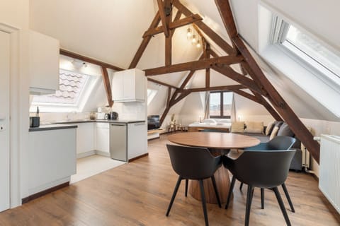 Loft, City View | Living area